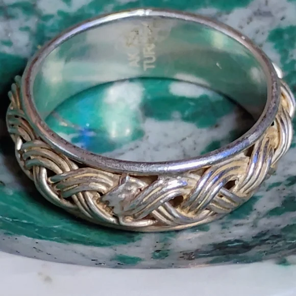 NWT,-HANDSOME, BRAIDED STERLING SILVER MEN'S RING. SIZE 10